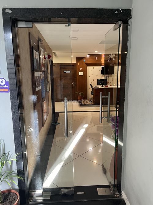 Spine Clinic LIG Colony Indore